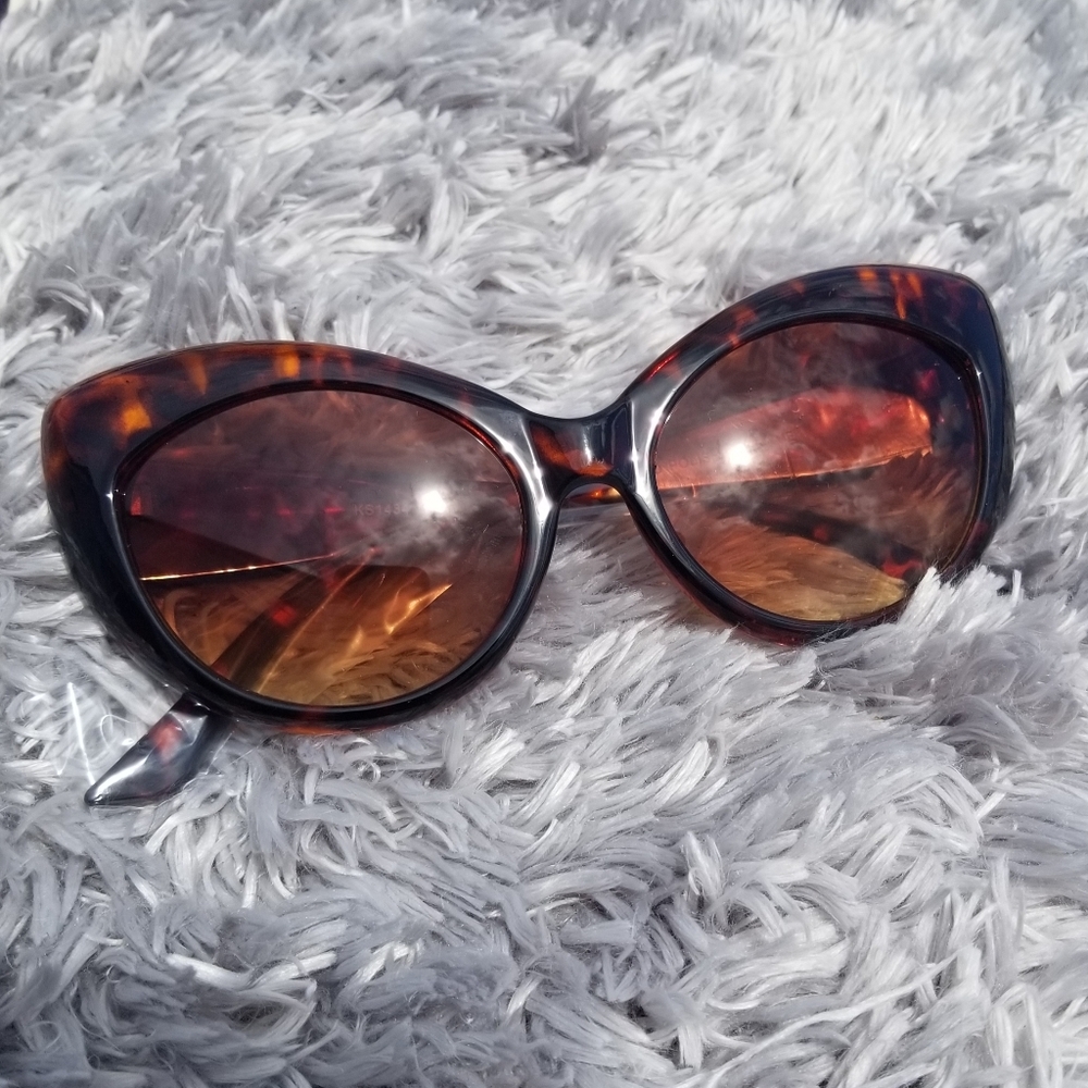 Retro Women's Fashion Cat Eye Sunglasses 🌞